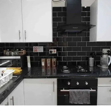 Bright Sunny, Double Bed With Garden, Tv And Wi-fi Leeds (West Yorkshire)