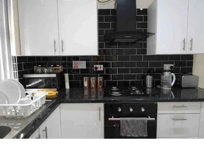 Bright Sunny, Double Bed With Garden, Tv And Wi-fi Leeds (West Yorkshire)