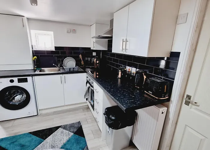 Bright Sunny, Double Bed With Garden, Tv And Wi-fi Leeds (West Yorkshire)