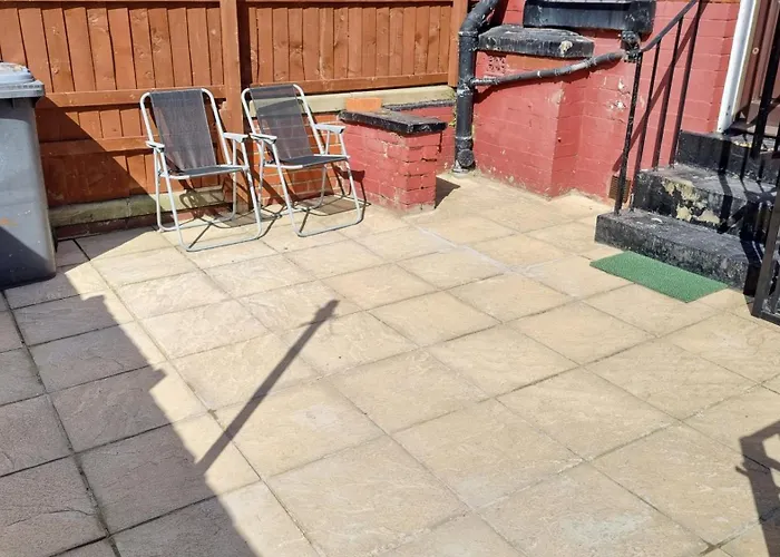 Guest house Bright Sunny, Double Bed With Garden, Tv And Wi-fi *