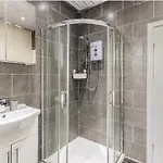 招待所 Bright Sunny, Double Bed With Garden, Tv And Wi-fi 利兹