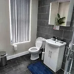 招待所 Bright Sunny, Double Bed With Garden, Tv And Wi-fi *