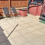 招待所 Bright Sunny, Double Bed With Garden, Tv And Wi-fi *