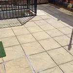 招待所 Bright Sunny, Double Bed With Garden, Tv And Wi-fi *