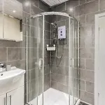 Bright Sunny, Double Bed With Garden, Tv And Wi-fi 利兹