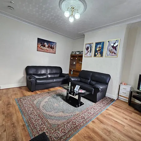 招待所 Bright Sunny, Double Bed With Garden, Tv And Wi-fi 利兹