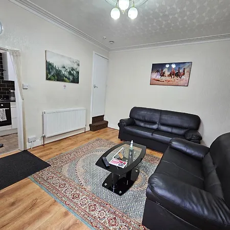 Гостевой дом Bright Sunny, Double Bed With Garden, Tv And Wi-fi Лидс